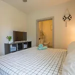 Riverwalk And Pool View Apt With King Bed Infinity Pool Gym Free Parking