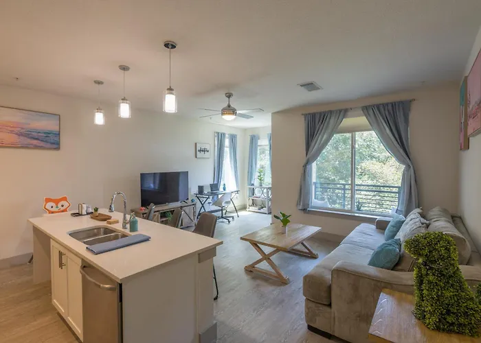 Riverwalk And Pool View Apt With King Bed Infinity Pool Gym Free Parking