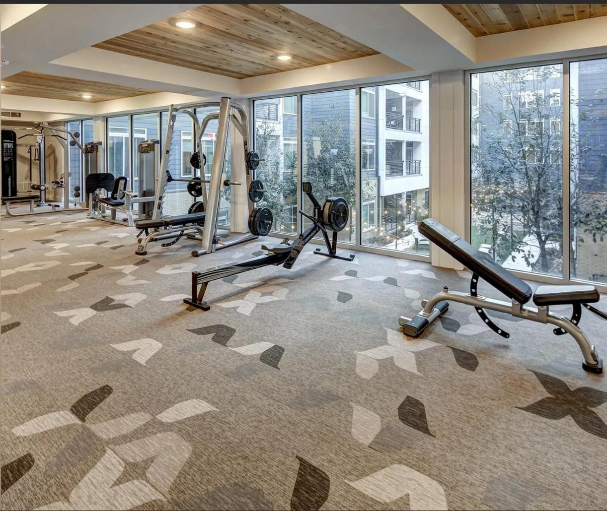 Riverwalk And Pool View With King Bed Infinity Pool Gym Free Parking Apartamento San Antonio