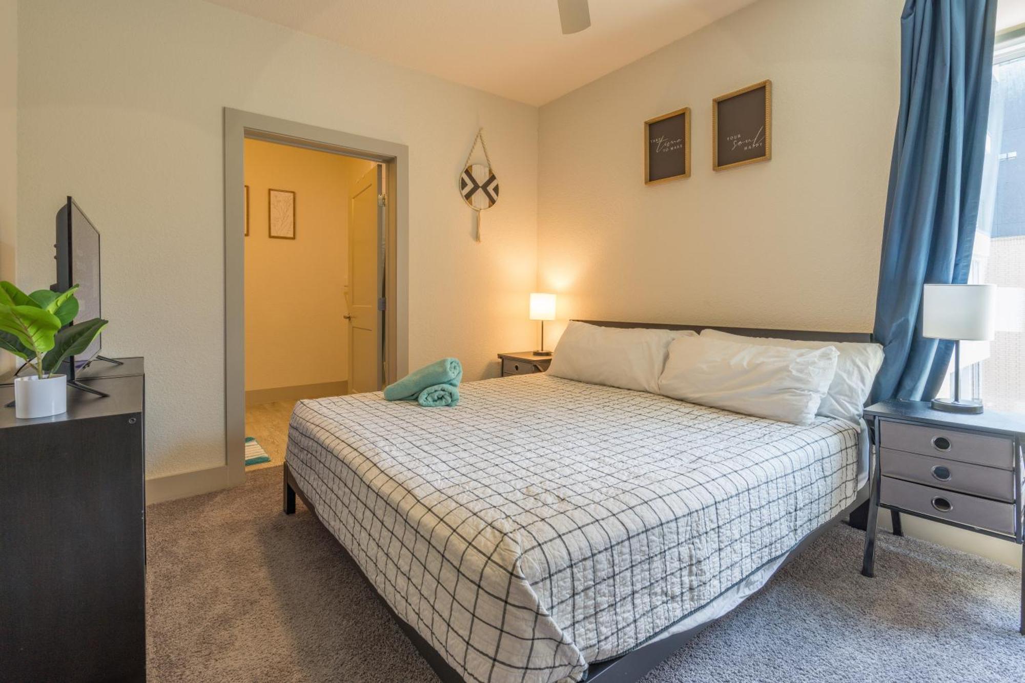 Riverwalk And Pool View With King Bed Infinity Pool Gym Free Parking Apartamento San Antonio