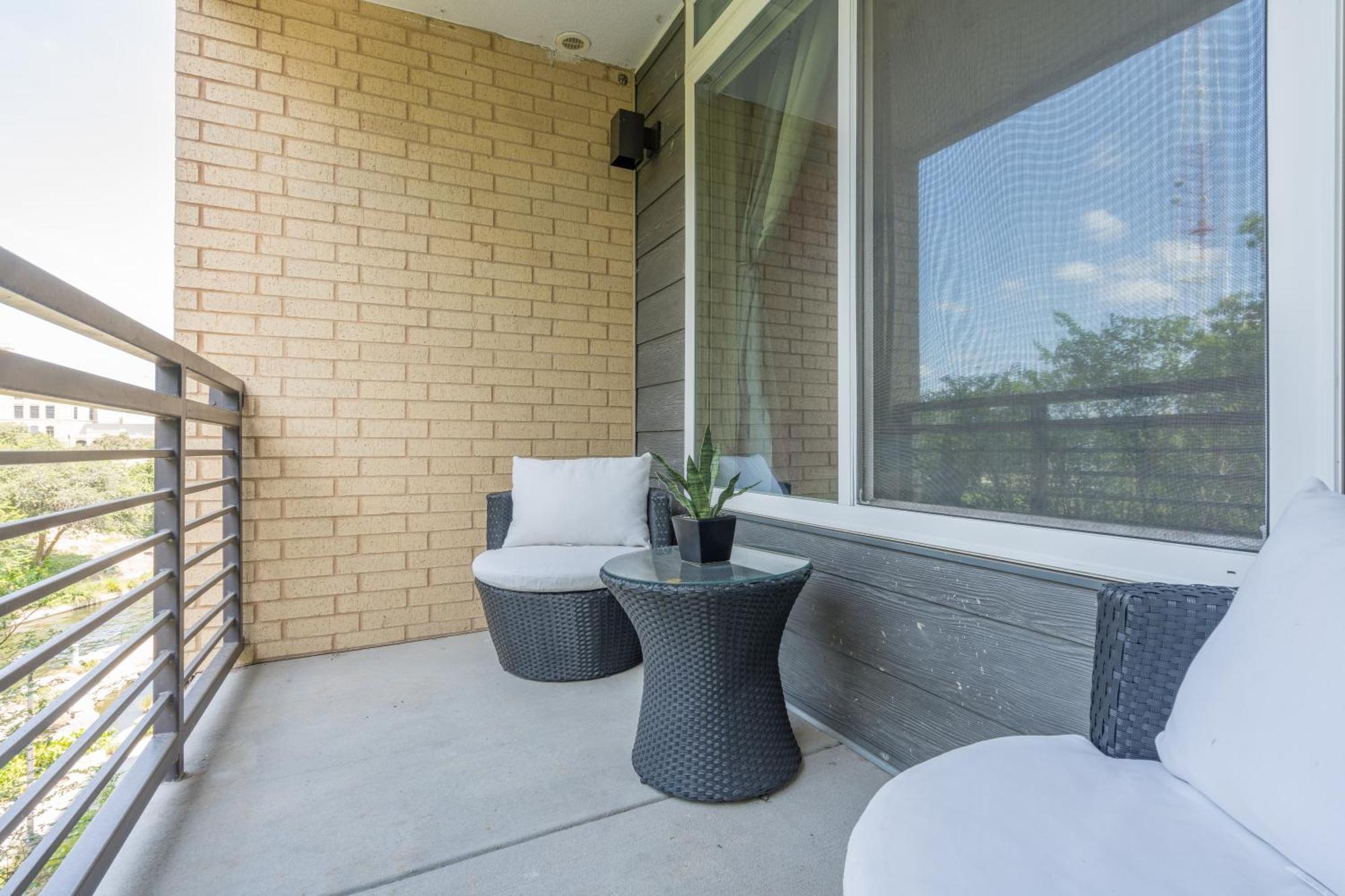 Riverwalk And Pool View With King Bed Infinity Pool Gym Free Parking *