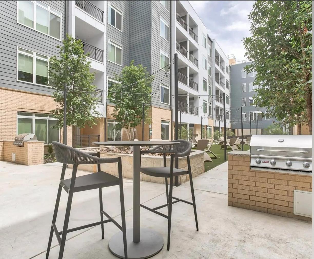 Riverwalk And Pool View With King Bed Infinity Pool Gym Free Parking Apartamento