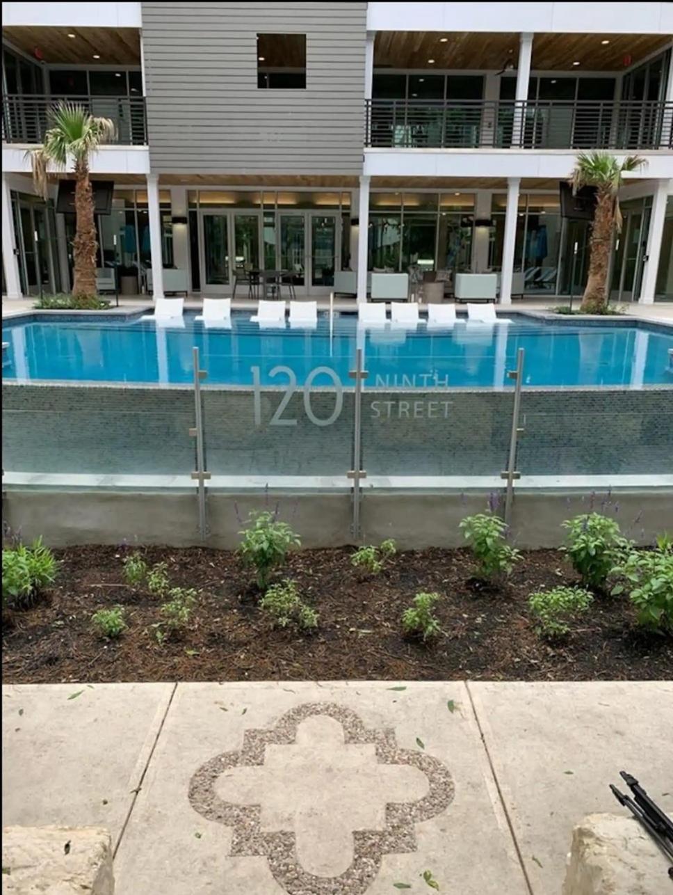 Riverwalk And Pool View With King Bed Infinity Pool Gym Free Parking Apartamento